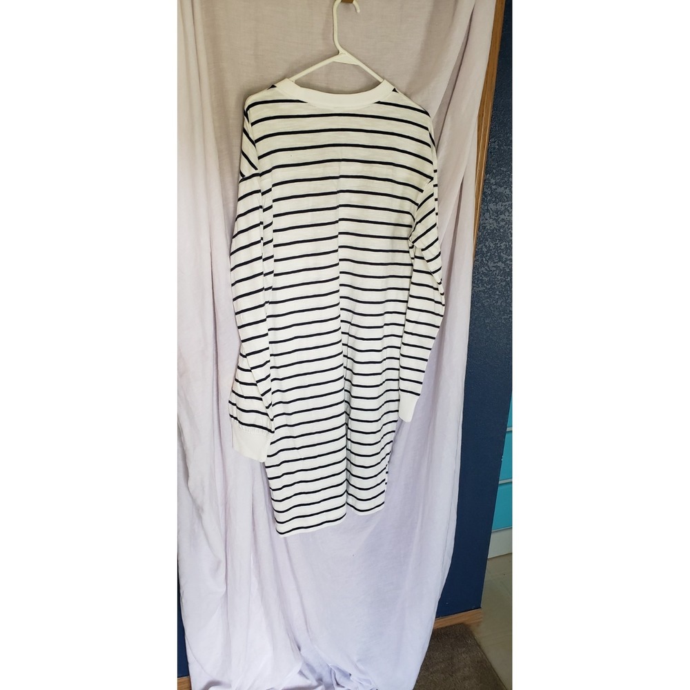 Womens NWT, Old Navy Long Sleeve Striped Dress. Medium.‎ Blue And White.